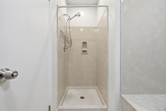 Building Photo - 114 Gleneagles Dr