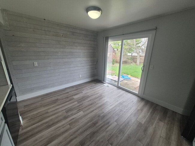 Building Photo - 3581-3583 Peck St SW