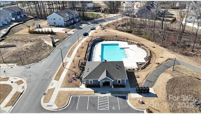 Building Photo - Beautiful 3-Bedroom Townhome in Harrisburg...