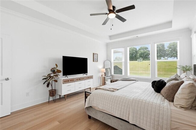 Building Photo - 2049 Chestnut Oak Trl