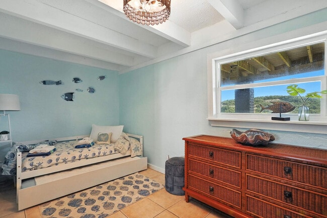 Building Photo - 62 Ocean St