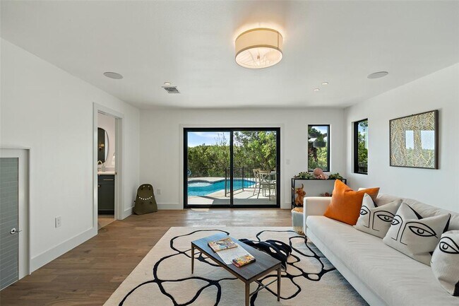 Building Photo - 5914 Cape Coral Dr