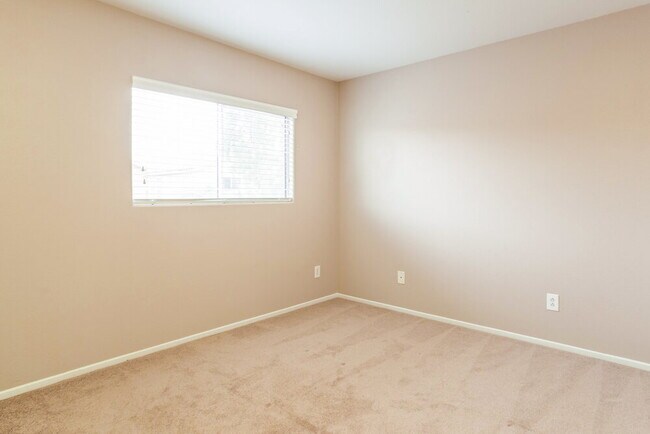 Building Photo - 11592 Renzo St