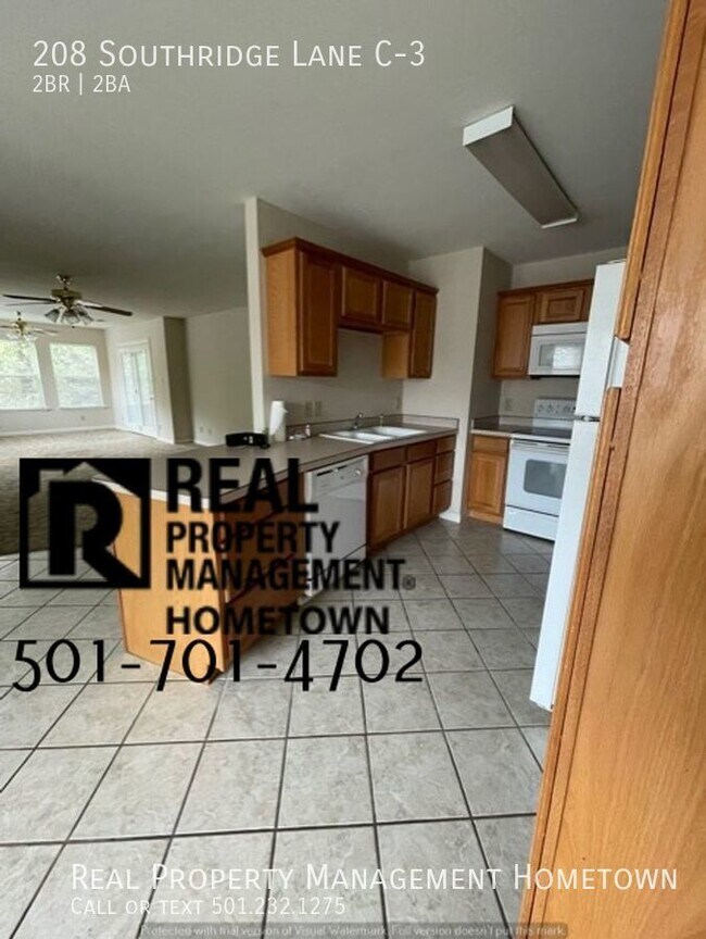 Building Photo - HALF OFF FIRST MONTH! Beautiful and Spacio...