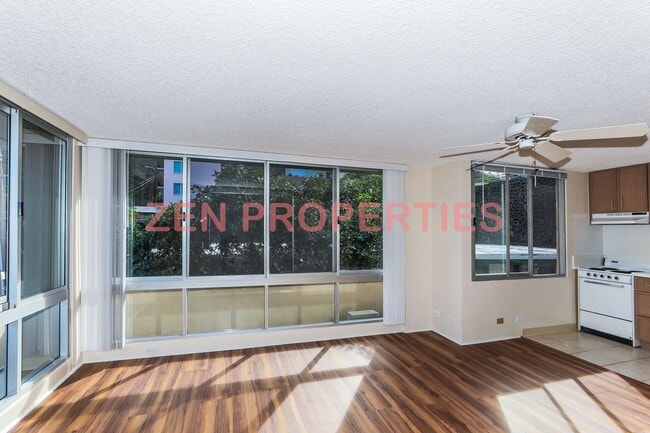 Building Photo - 2 bedroom, 1 bath unit with 1 parking stal...