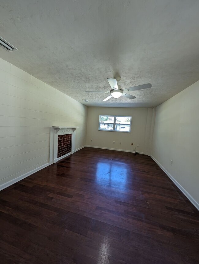 Building Photo - 531 NW 52nd Ter