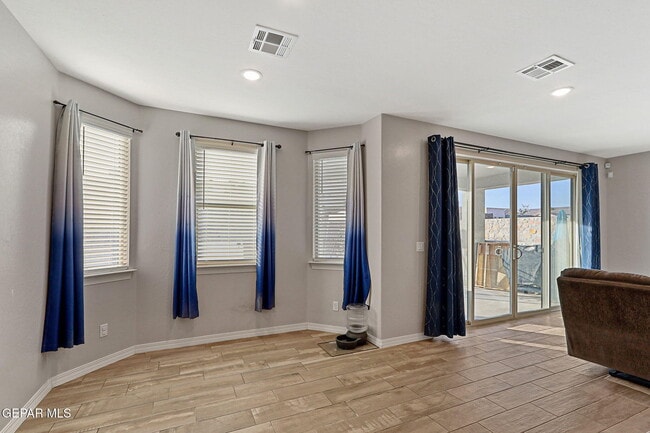 Building Photo - 883 Crystal Rook Dr