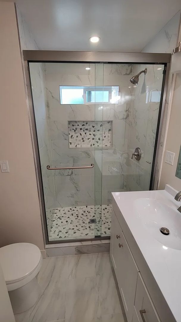 Building Photo - 4BD/2BA on East Falls! Newer Build & Rooft...