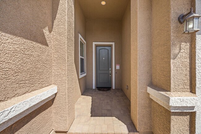 Building Photo - **Charming Home for Rent in Damonte Ranch**