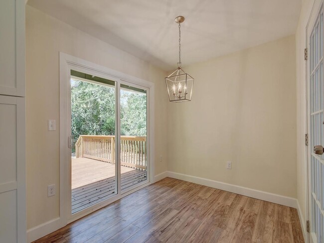 Building Photo - Fantastic Home - Windsor Park