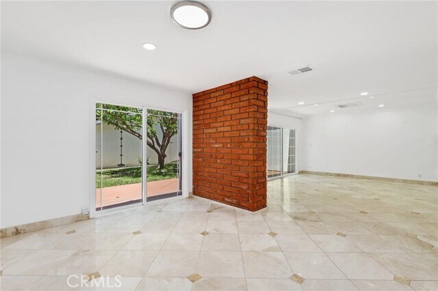 Building Photo - 4551 Sandburg Way