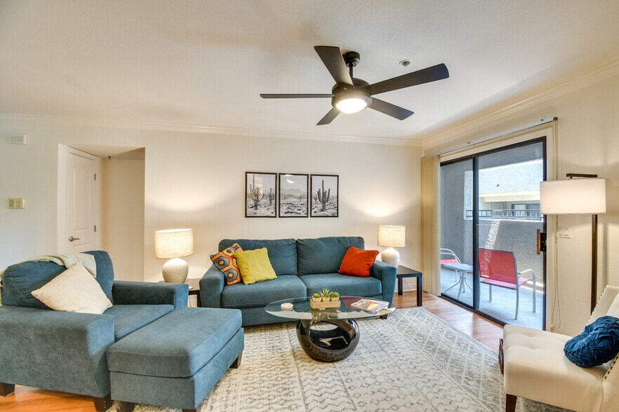 Building Photo - 2025 E Campbell Ave