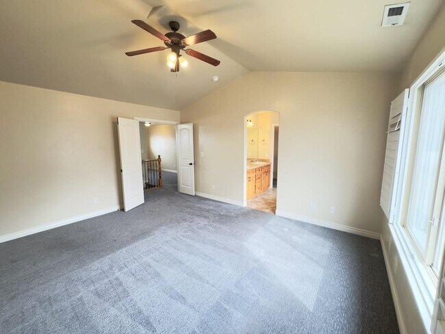 Building Photo - 1078 Cinnamon Ridge Dr