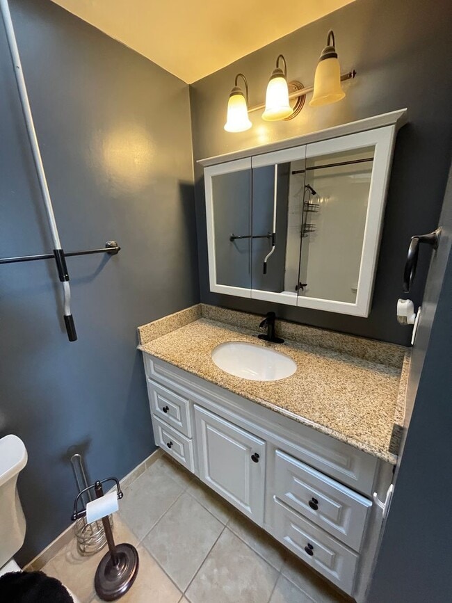 Building Photo - 120 Scottsdale Dr