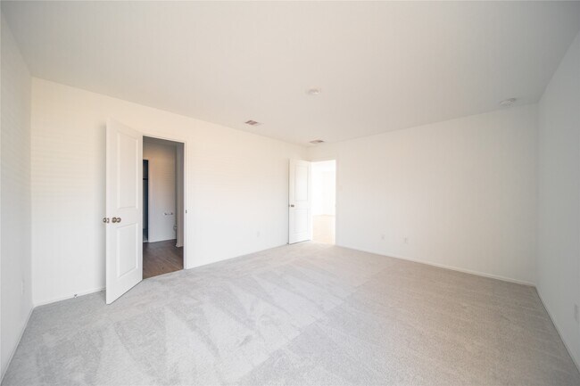 Building Photo - 9530 Brookside Point Dr