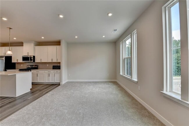 Building Photo - 953 Woods Chapel Rd