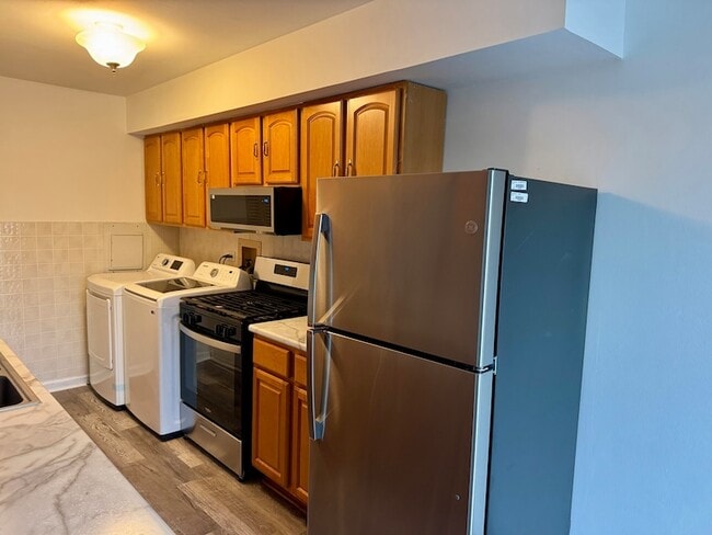 Building Photo - 1483 Cornell Ct