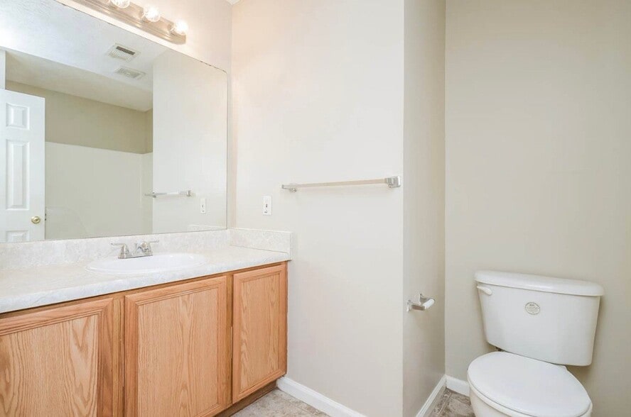 Building Photo - 65 Kenzi Way SW