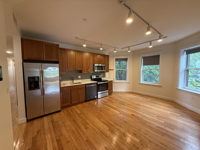 Building Photo - 367 Harvard St