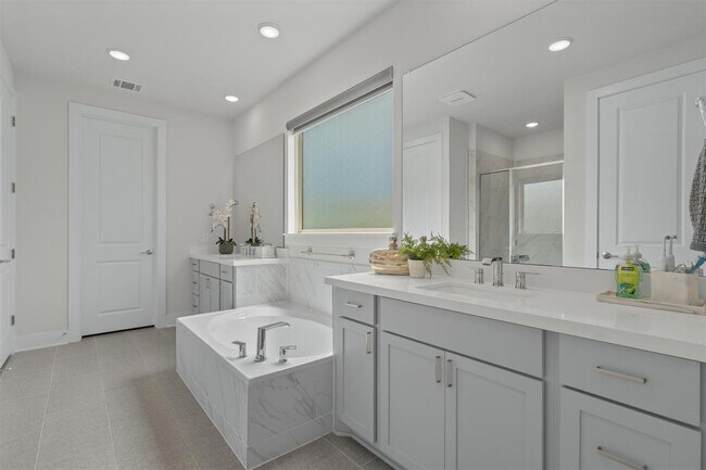 Building Photo - 5363 Orsini Blfs
