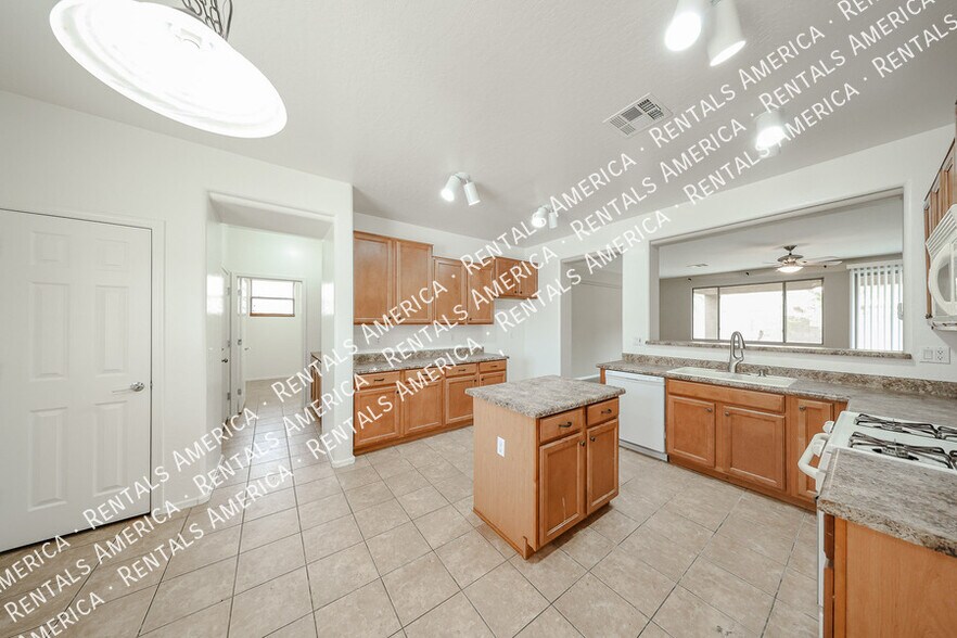 Building Photo - 19407 E Canary Way