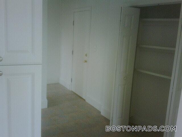 Building Photo - 151 Park Dr