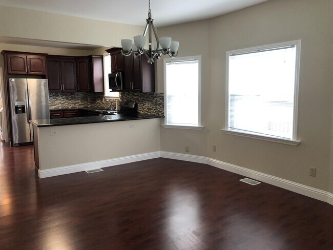 Building Photo - 873 Apgar St