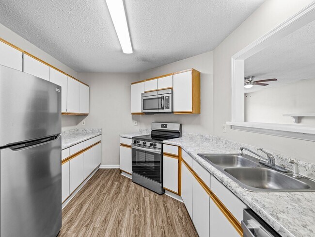 Building Photo - Foxhorn Village