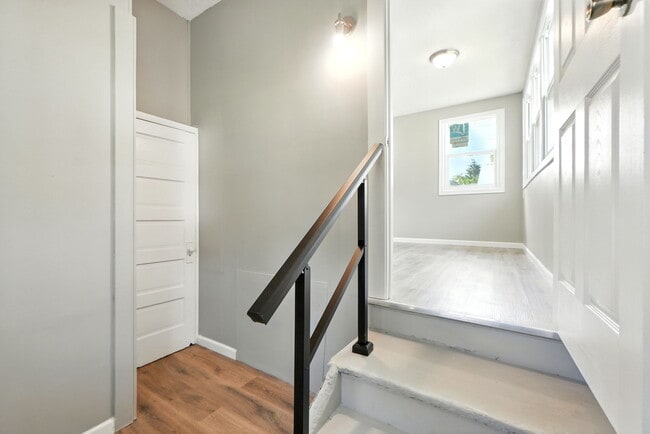 Building Photo - 3706 Oliver St