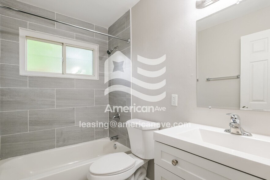 Building Photo - 11605 Larimore Rd