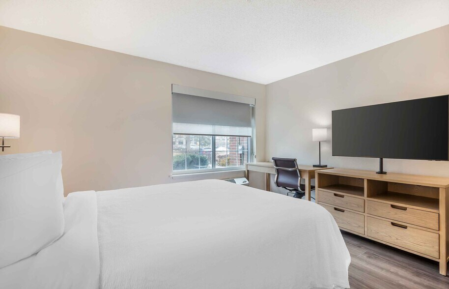 Building Photo - Furnished Studio-Washington, D.C. - Fairfa...