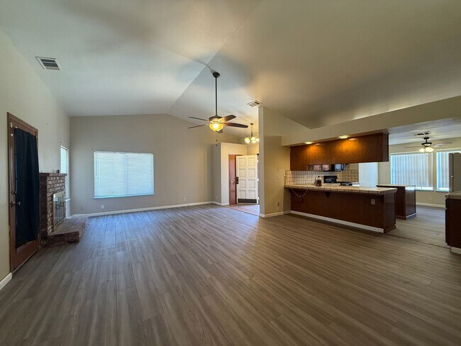 Building Photo - 1105 S Jeffrey Ct