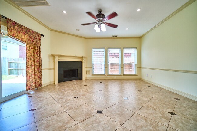 Building Photo - 14811 Wintercove Ct