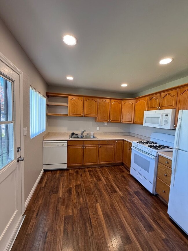 Building Photo - Beautiful 2 Bedroom 1 Bath home in well desired El Cajon neighborhood