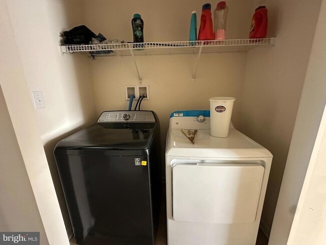 Building Photo - 103 Russell Ln