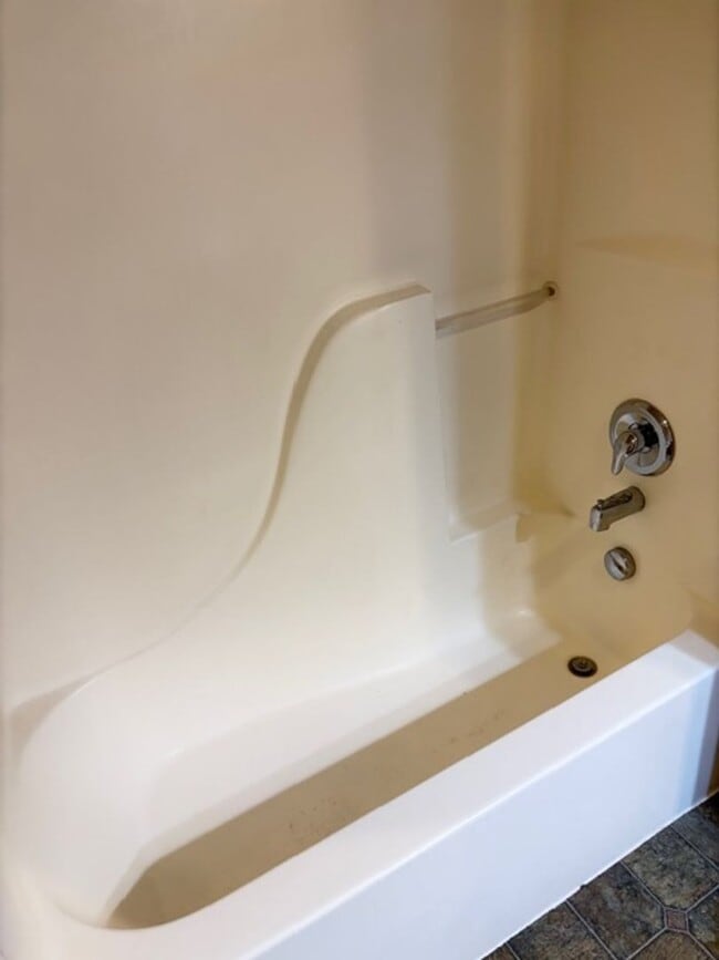 Building Photo - 3 Bedrooms 2 1/2 Bathroom Bozeman Townhouse - Great Location