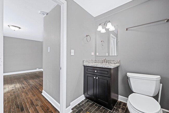 Building Photo - 233 Llewellyn Ave