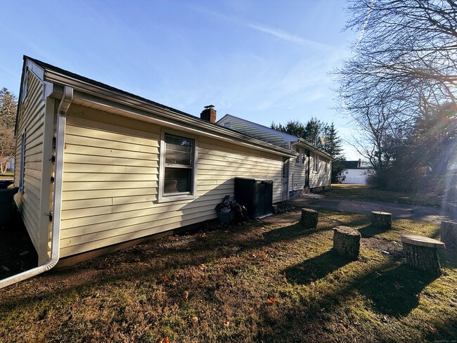 Building Photo - 7 Mallard Rd