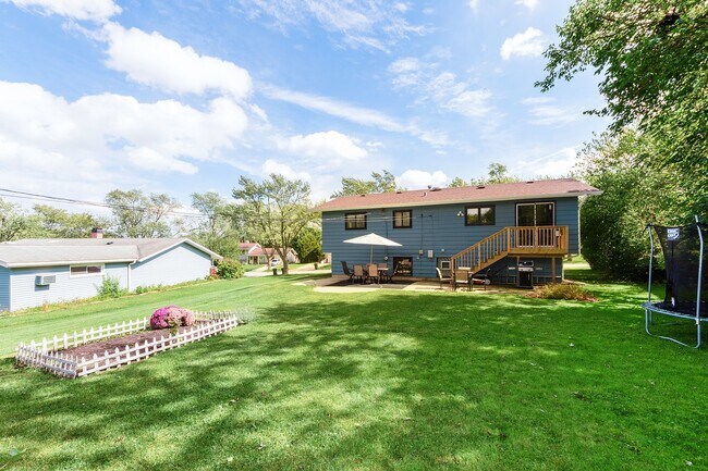 Building Photo - 1450 Gentry Rd