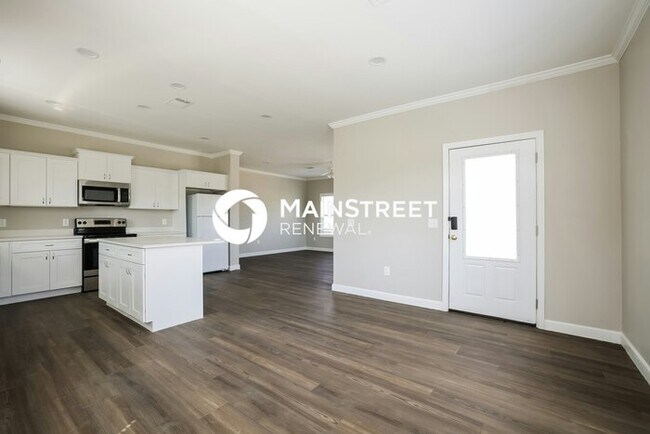 Building Photo - 4 Bedroom Pet-Friendly Home in North Port, FL with Main Street Renewal