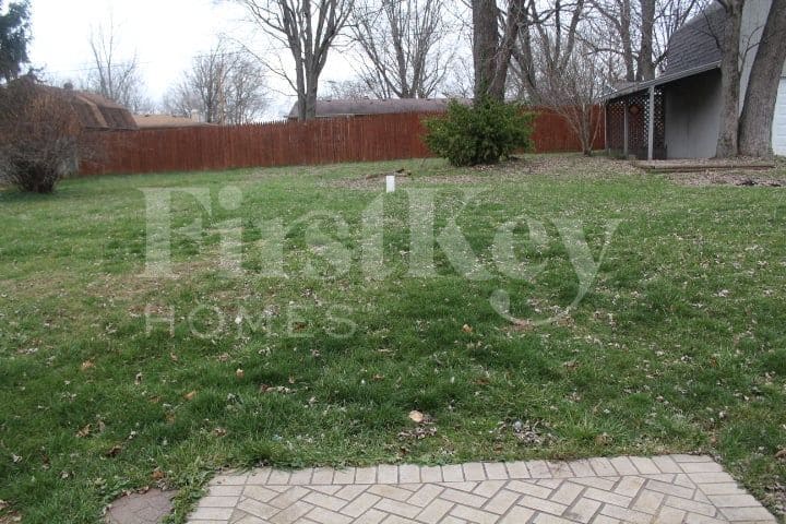 Building Photo - 9440 Port Royal Dr