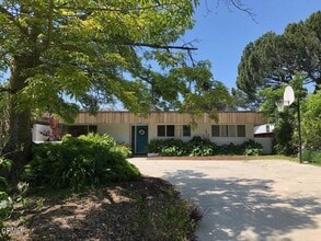 Building Photo - 316 Mellow Ln