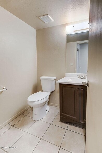 Building Photo - 10 S Florence St