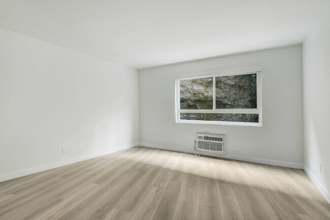 Building Photo - 8741-8743 Shoreham