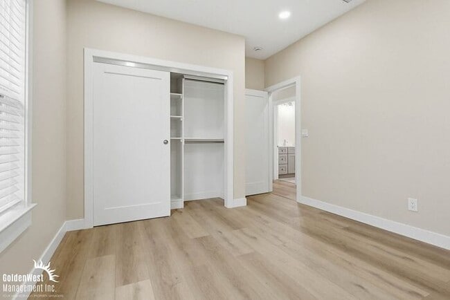 Building Photo - Beautifully Renovated 4Bdm 2Ba Apartment with Modern Finishes in San Diego!