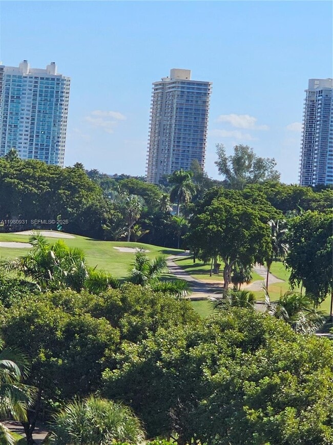 Building Photo - 20500 W Country Club Dr