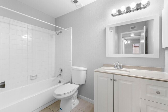 Building Photo - 2100 Wilcrest Dr