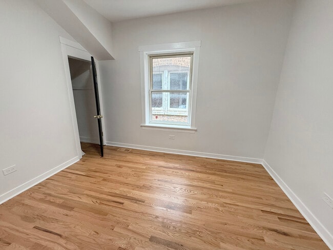 Building Photo - 1031 N Drake Ave