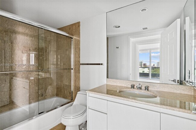 Building Photo - 1643 Brickell Ave