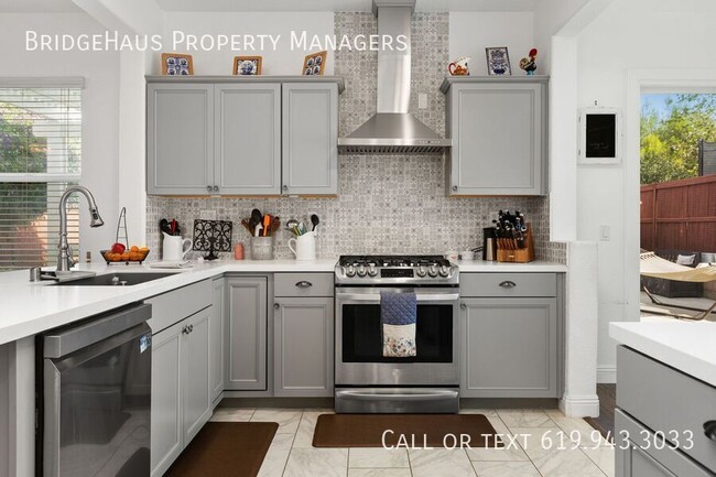 Building Photo - 10252 Oak Spur Way